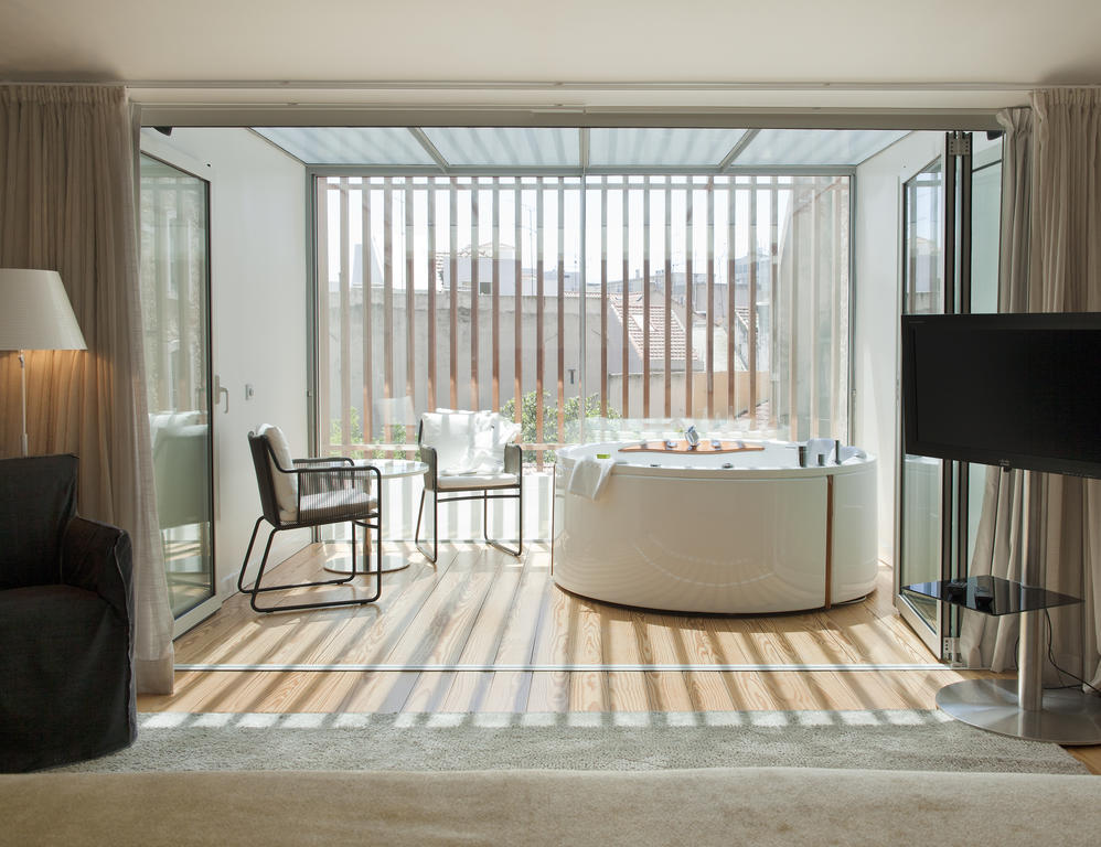 Deluxe Suite with Spa Bath